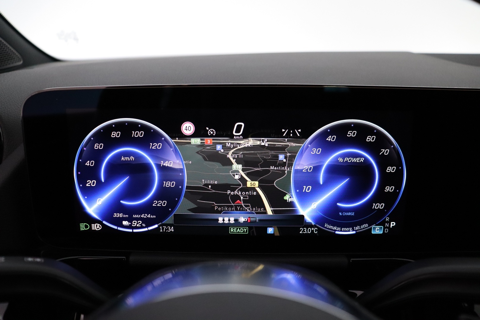 MERCEDES-BENZ EQA 2024