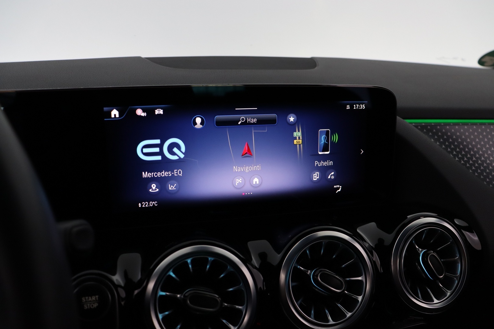 MERCEDES-BENZ EQA 2024