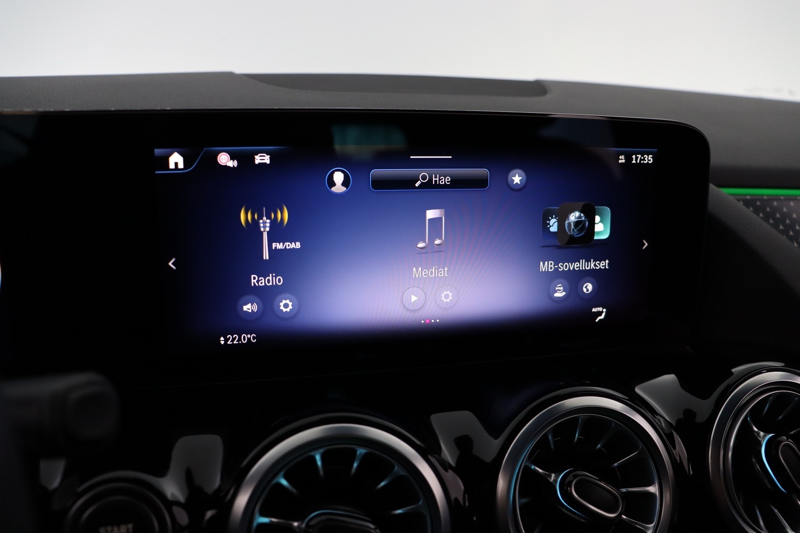 MERCEDES-BENZ EQA 2024