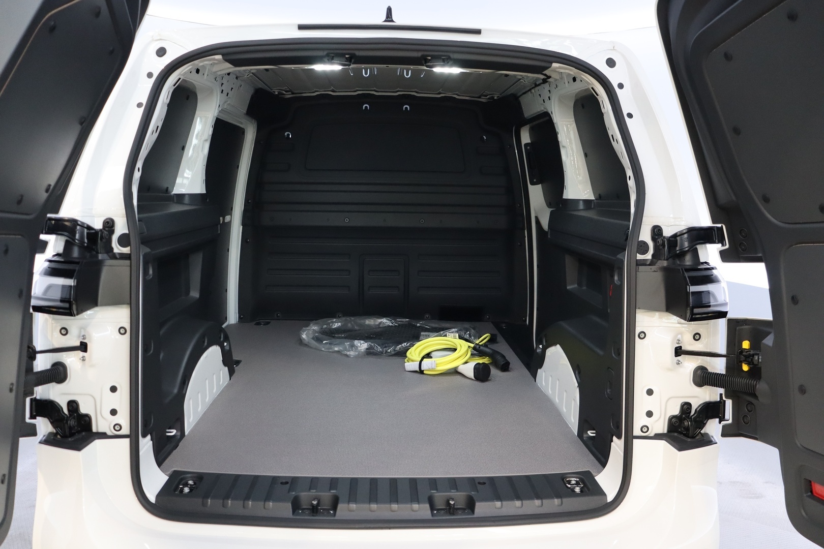 VOLKSWAGEN ID. BUZZ CARGO 2026