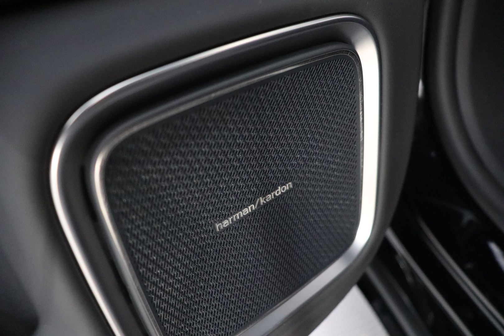 POLESTAR 4 2025