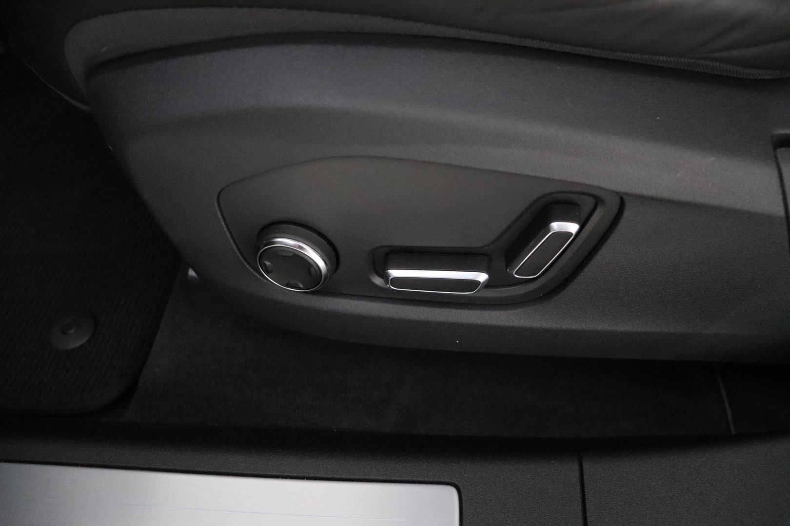 POLESTAR 4 2025