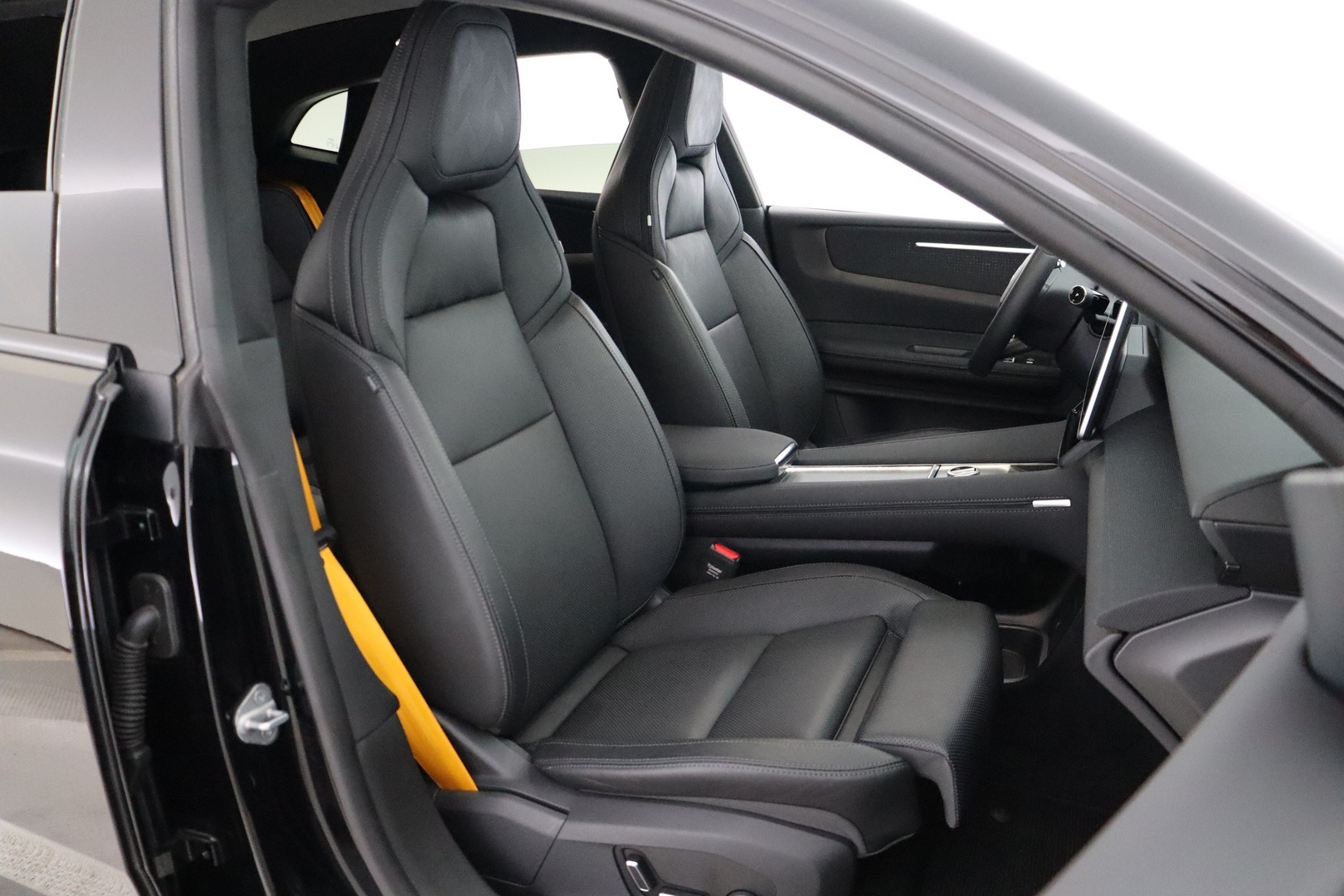 POLESTAR 4 2025