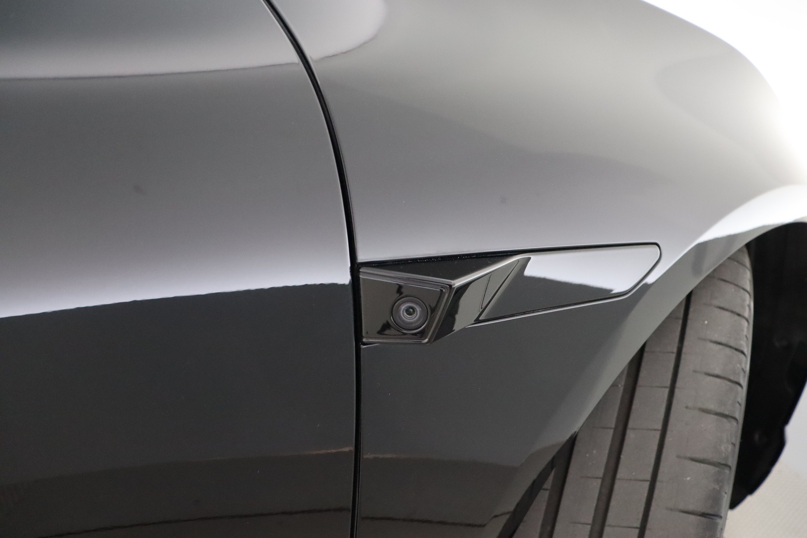 POLESTAR 4 2025
