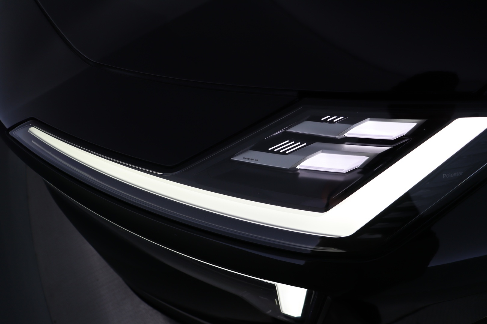 POLESTAR 4 2025