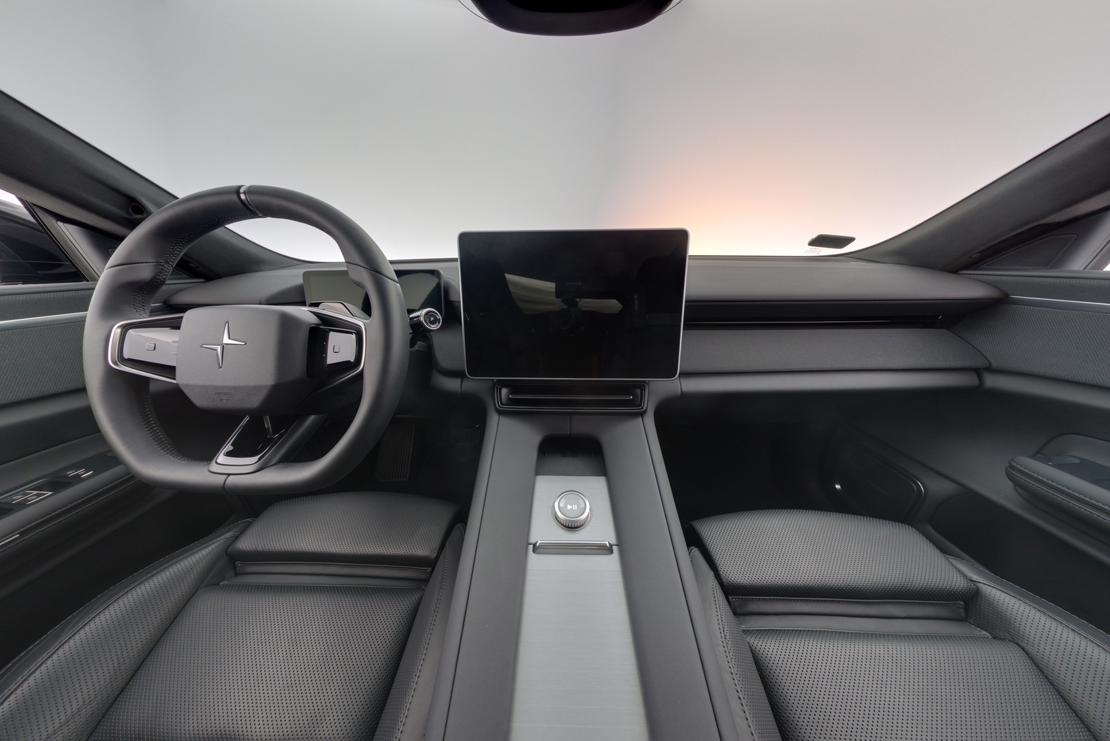 POLESTAR 4 2025