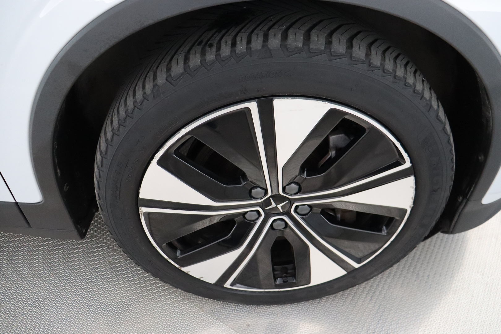 POLESTAR 2 2024