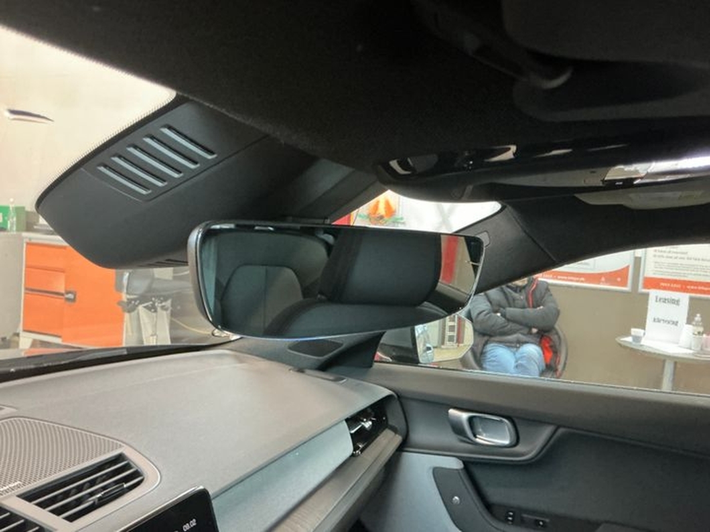 POLESTAR 2 2025