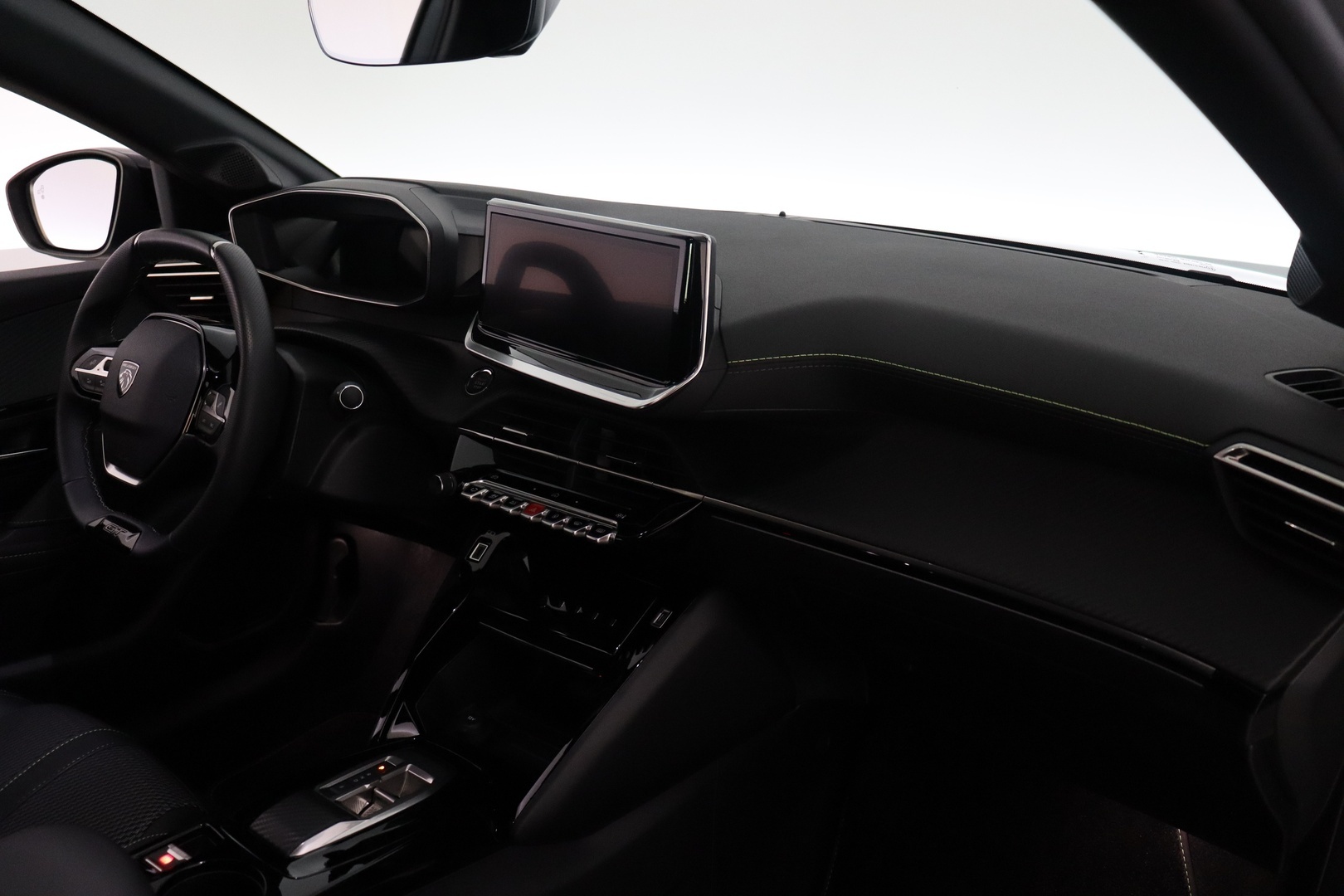 PEUGEOT e-208 2025