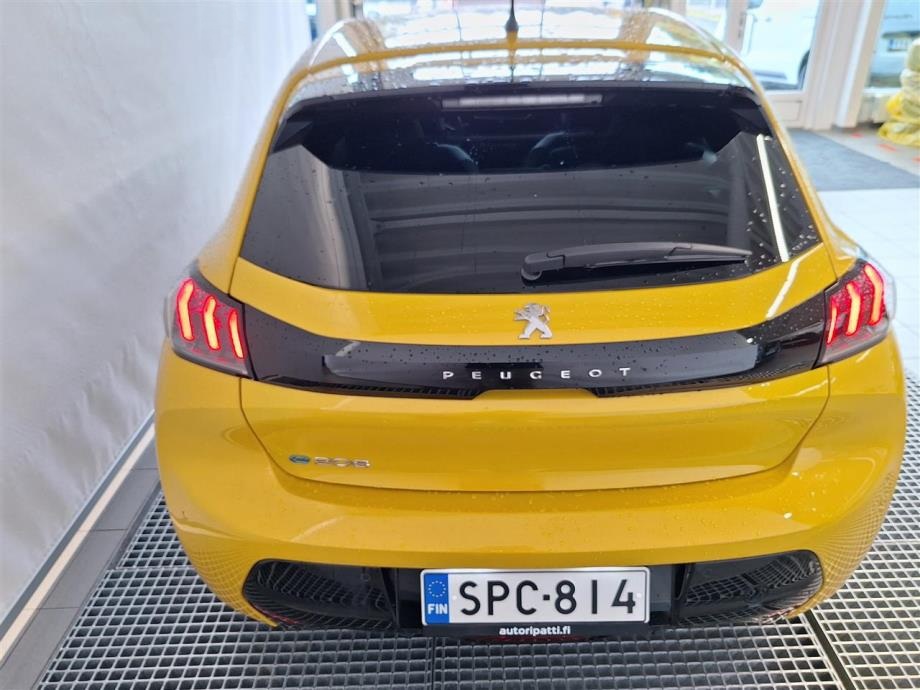 PEUGEOT e-208 2023