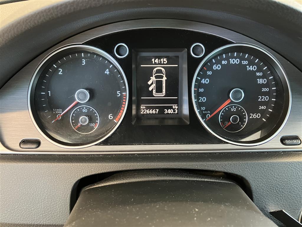 VOLKSWAGEN Passat 2011