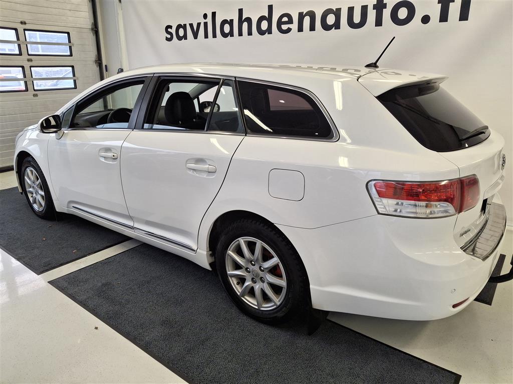 TOYOTA Avensis 2011