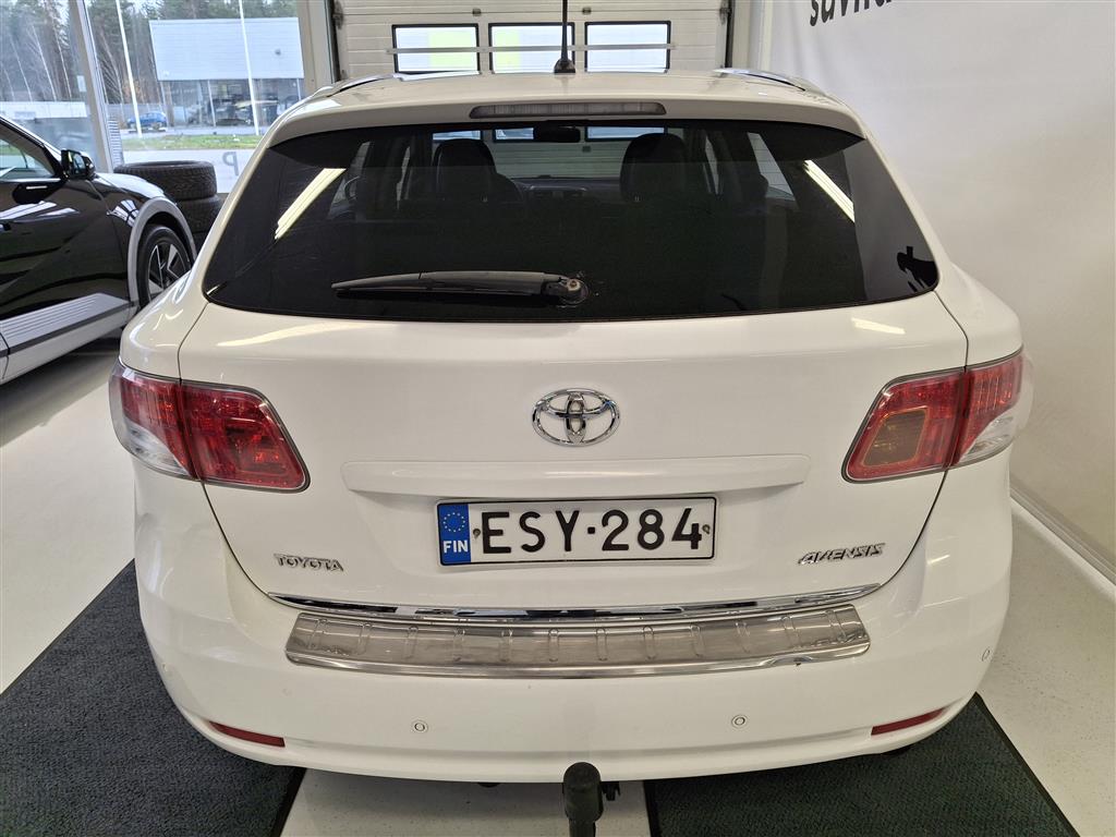TOYOTA Avensis 2011
