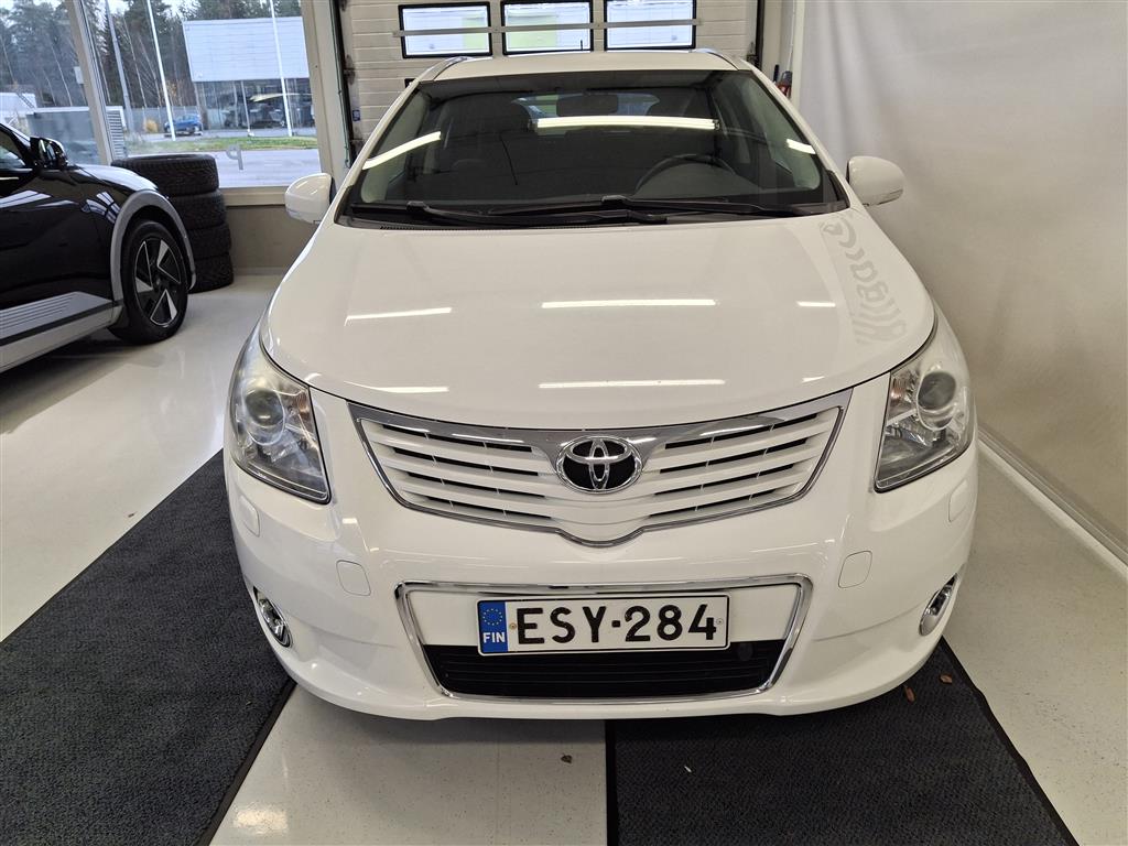 TOYOTA Avensis 2011