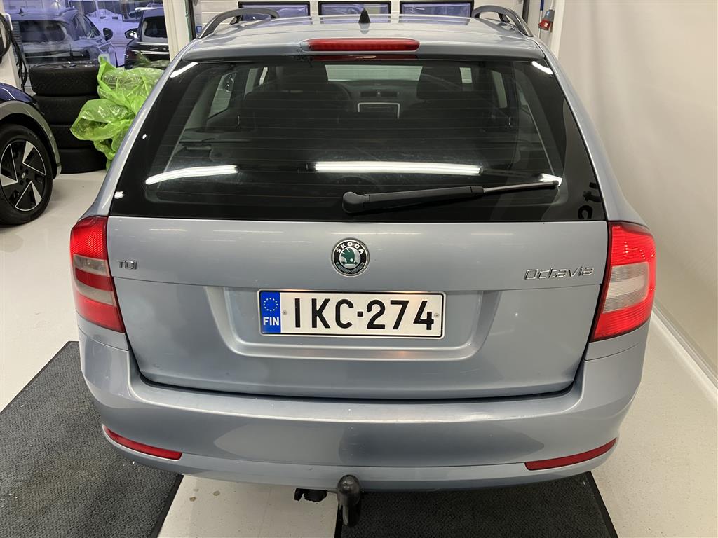 SKODA Octavia 2011