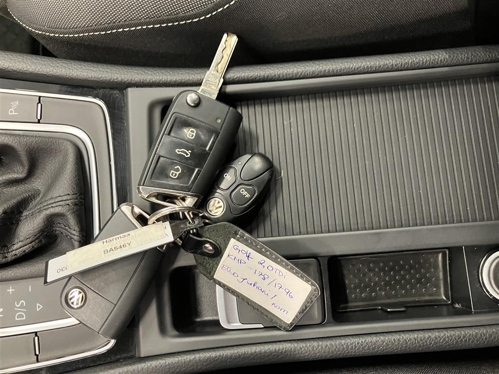 VOLKSWAGEN Golf 2014