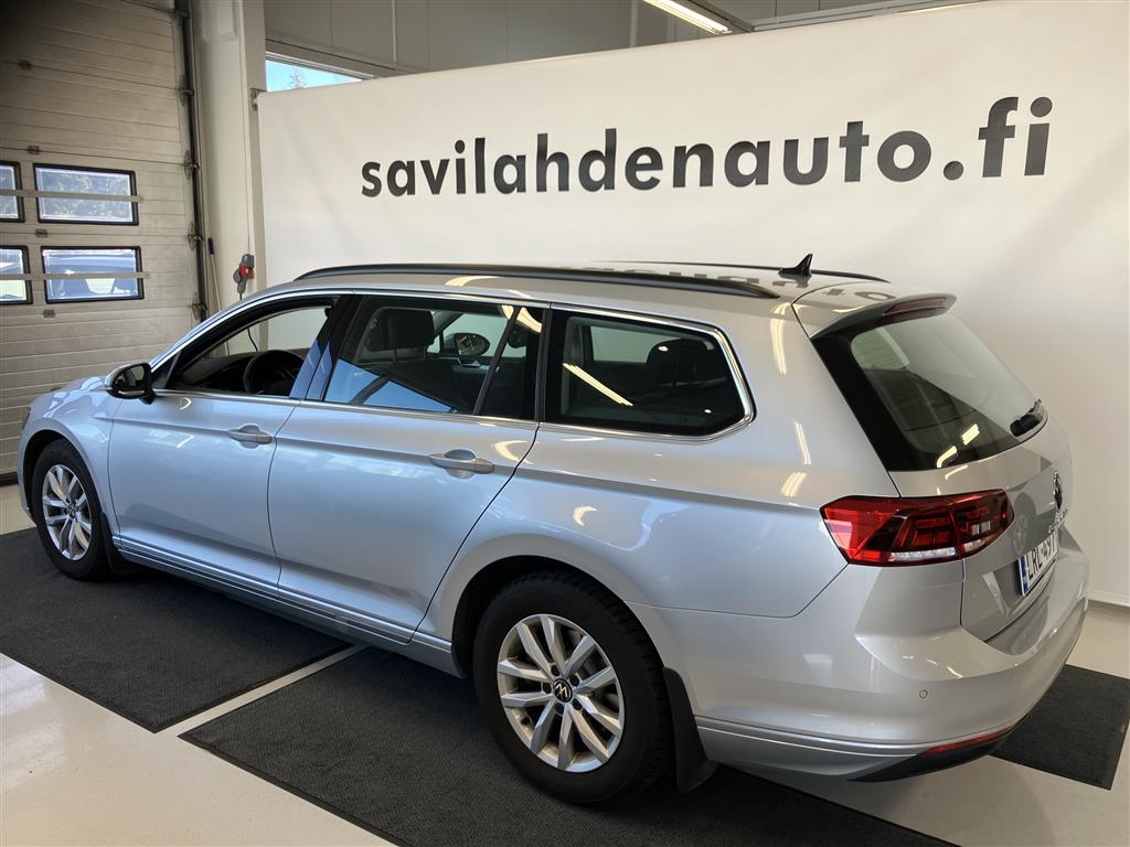 VOLKSWAGEN Passat 2023