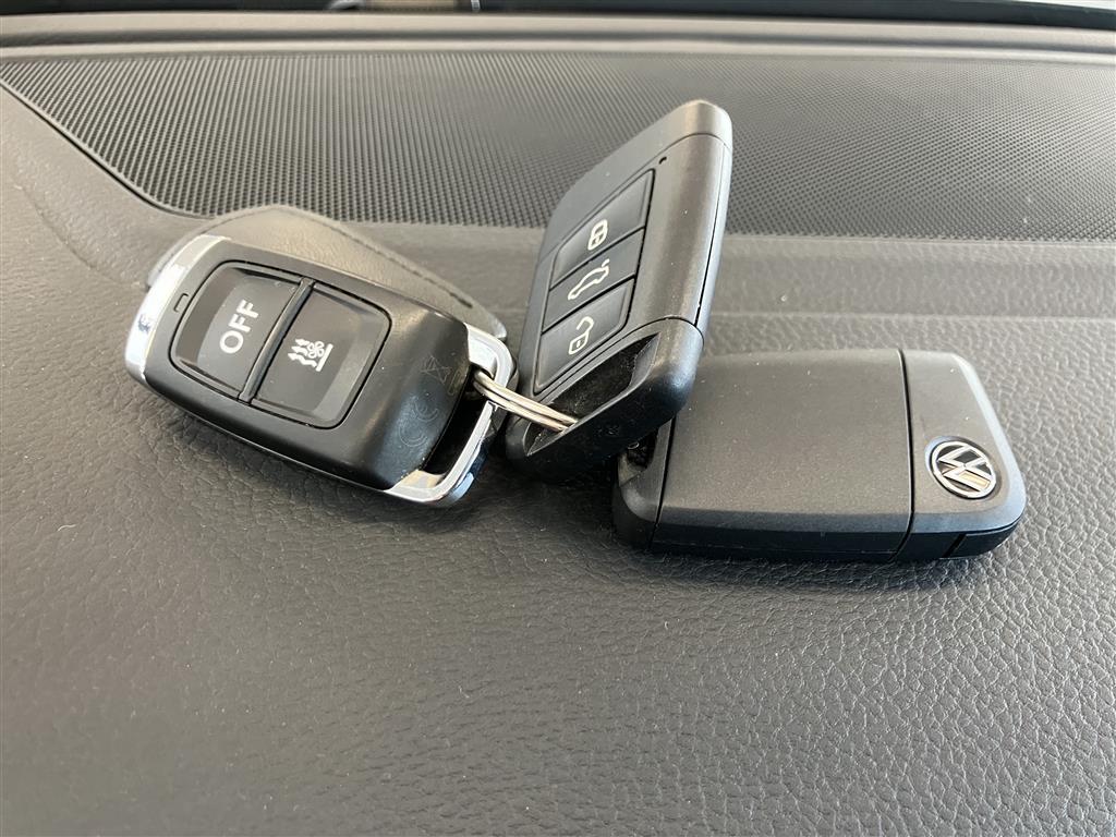 VOLKSWAGEN Passat 2023