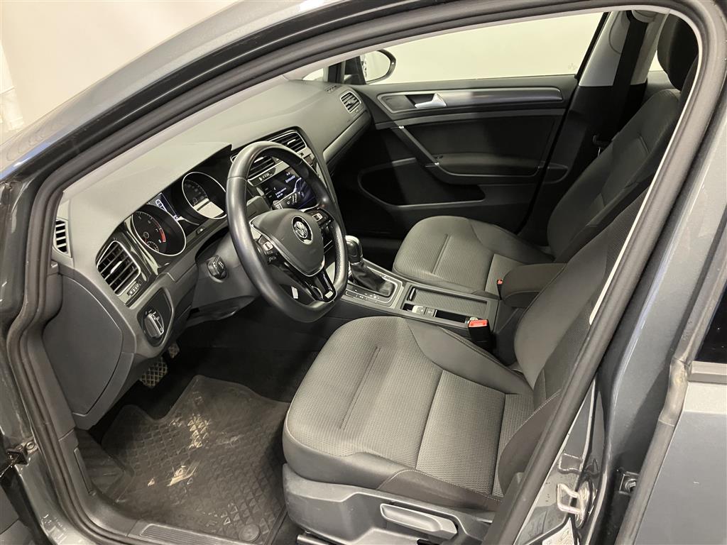 VOLKSWAGEN Golf 2018