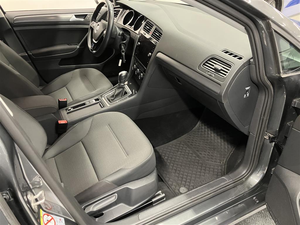 VOLKSWAGEN Golf 2018