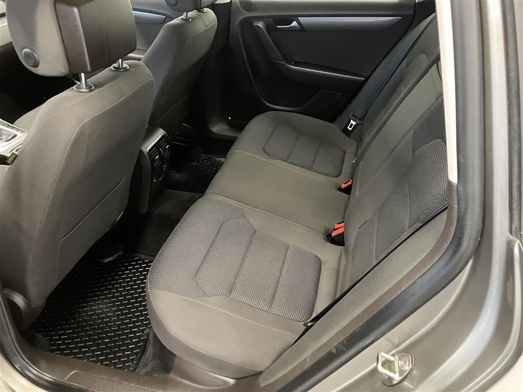 VOLKSWAGEN Passat 2013