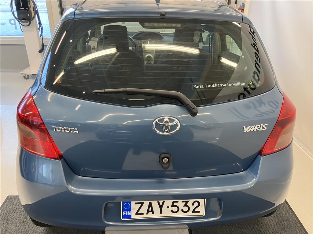 TOYOTA Yaris 2006