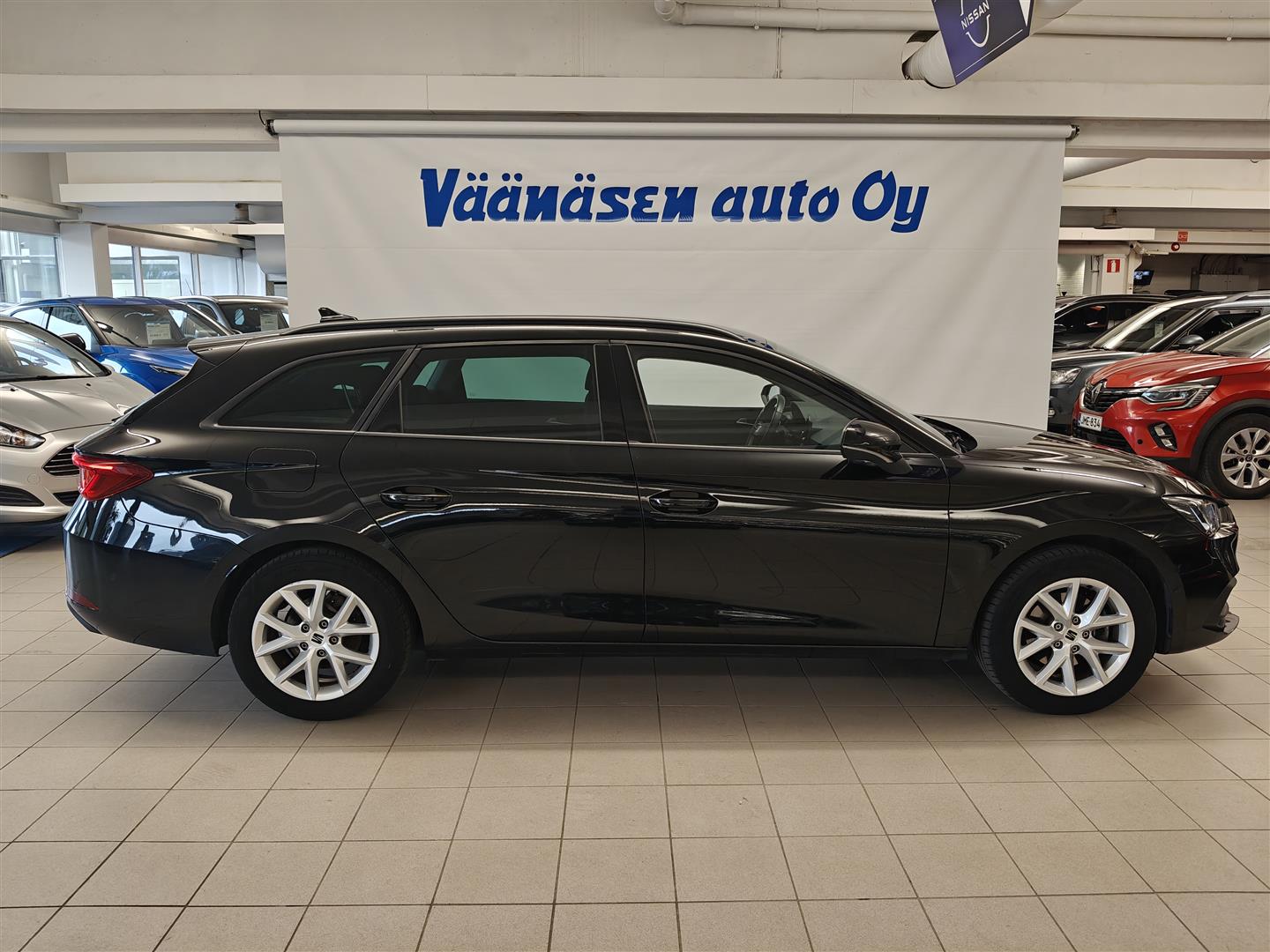 Seat Leon Sportstourer 2021, kuva 2/15