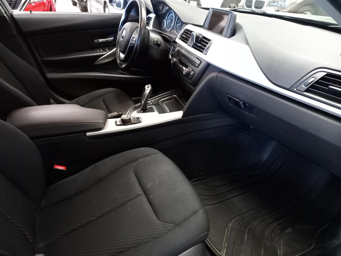 BMW 320 2013