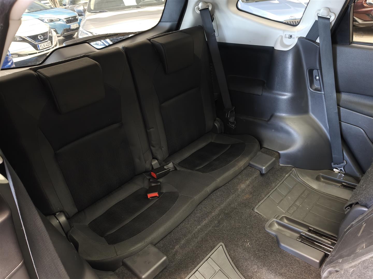 Nissan Qashqai+2 2011