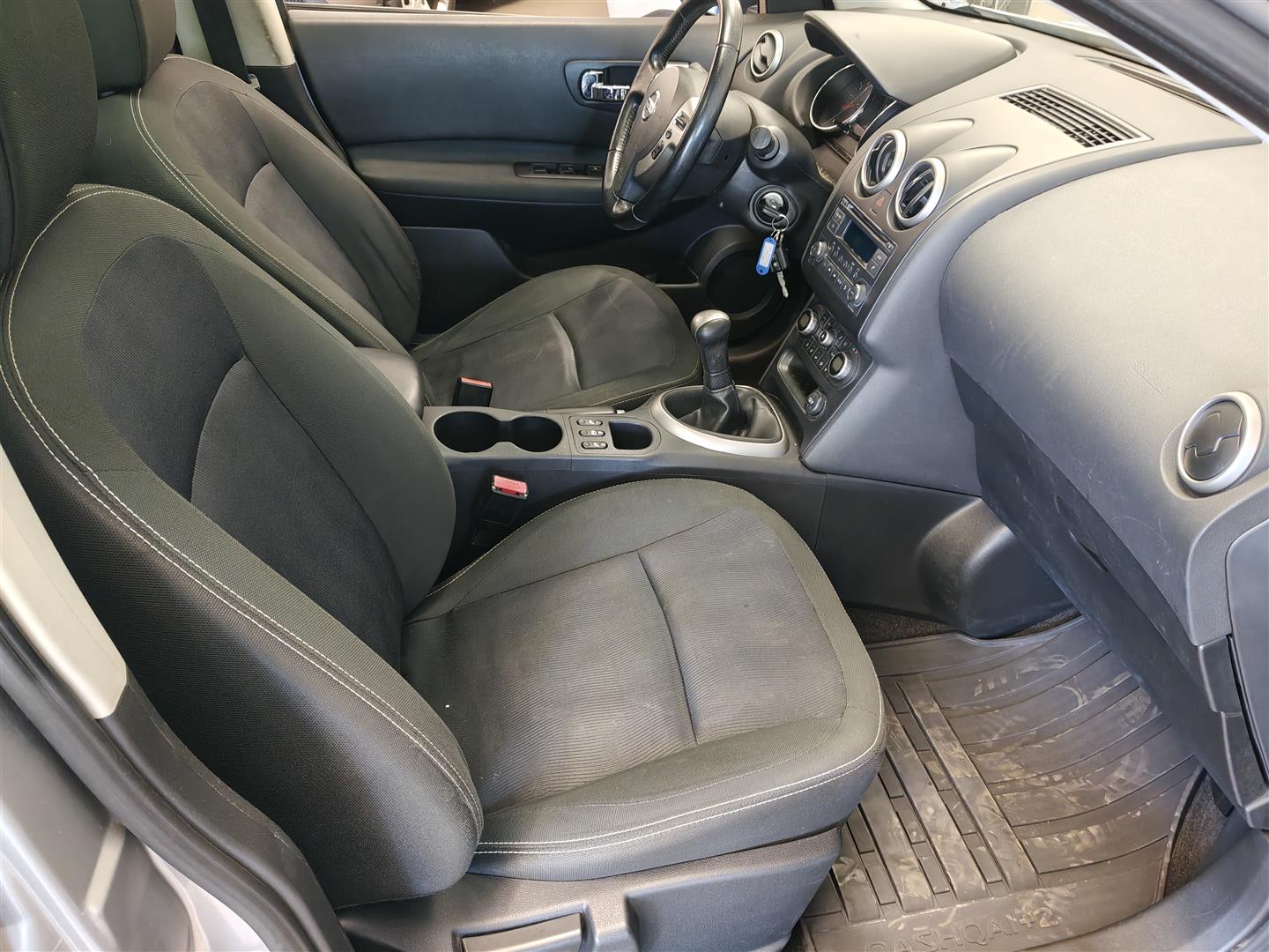 Nissan Qashqai+2 2011