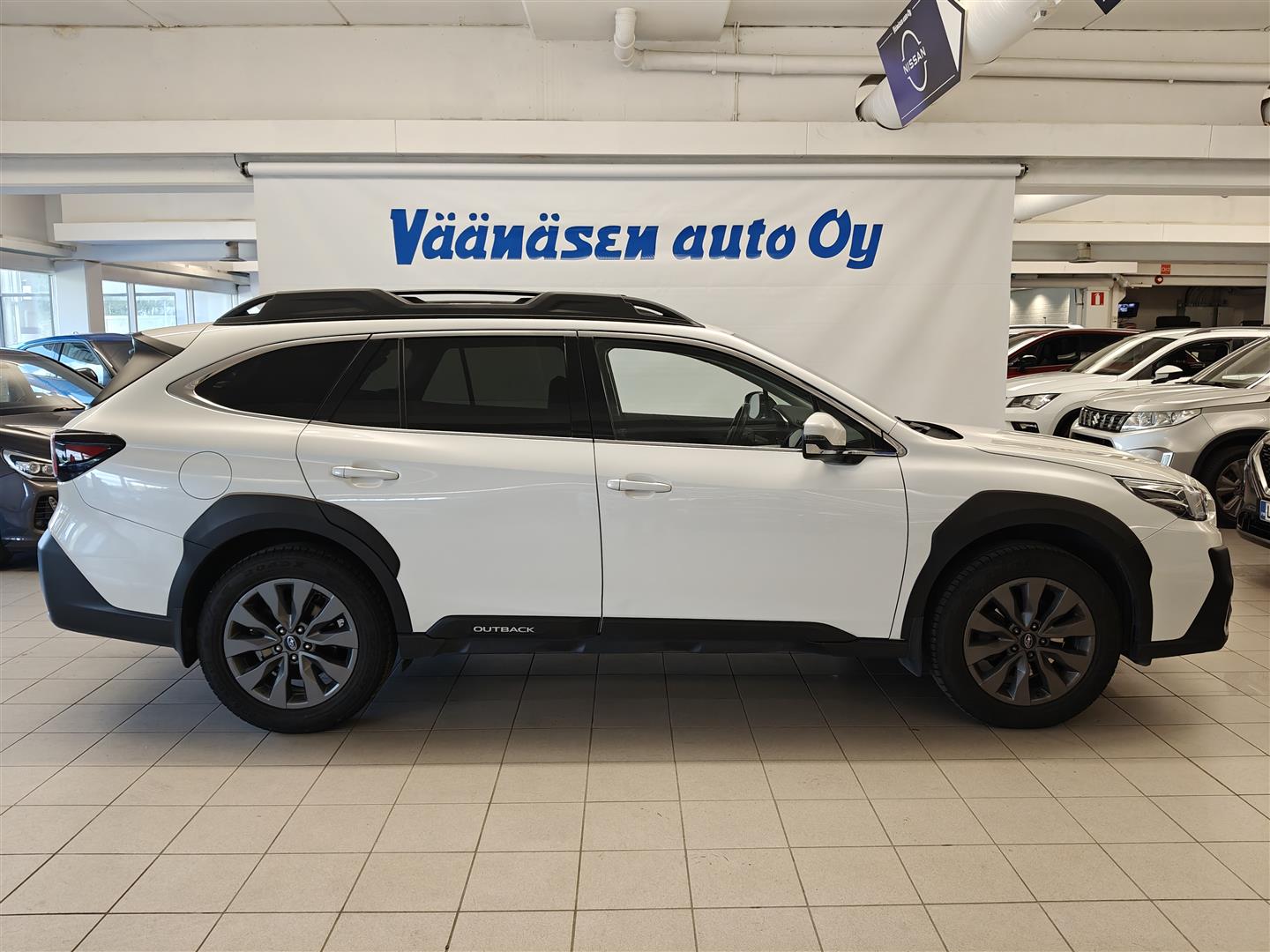 Subaru Outback 2,5i Limited CVT 2024, kuva 2/16