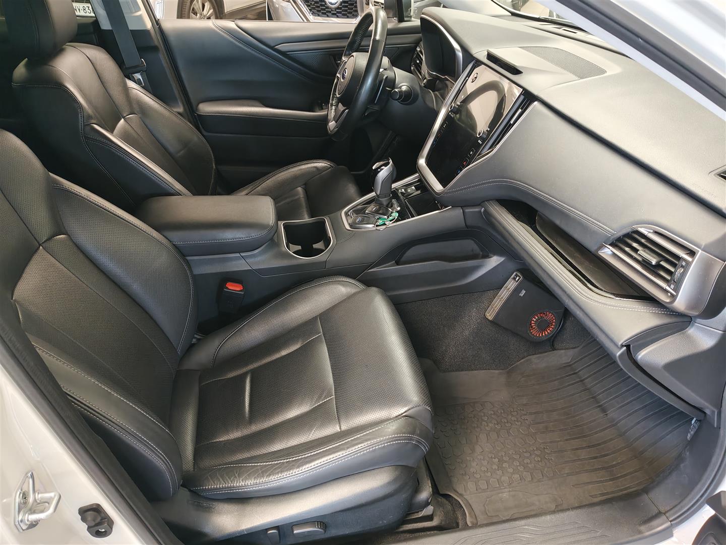 Subaru Outback 2,5i Limited CVT 2024, kuva 7/16