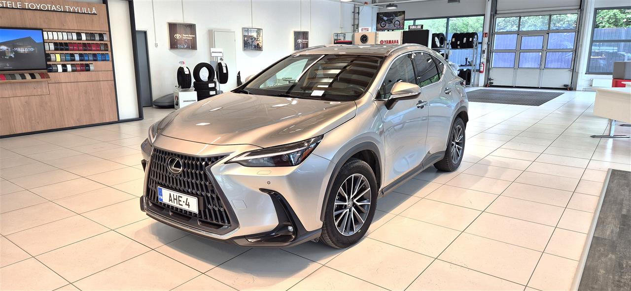 Lexus NX 2023