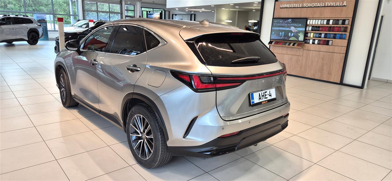 Lexus NX 2023