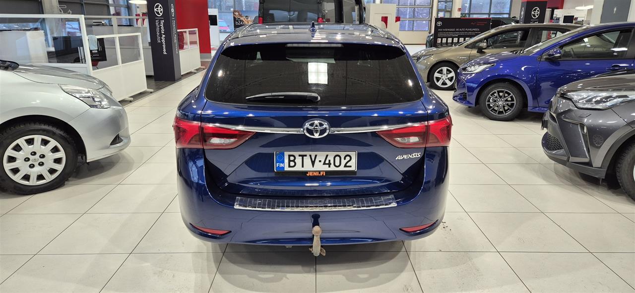 Toyota Avensis 2016