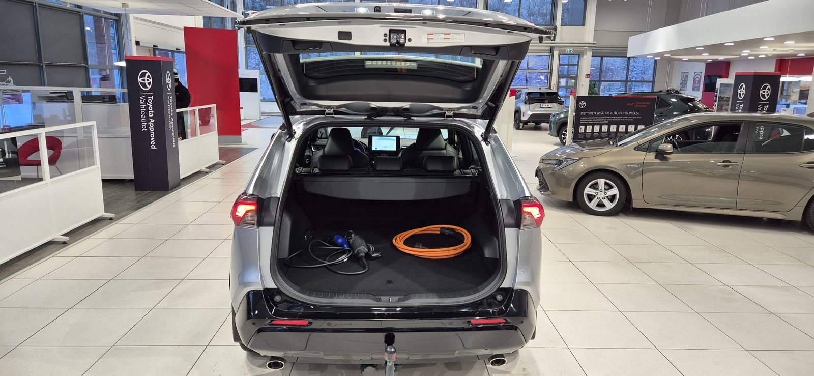 Toyota RAV4 Plug-in 2023