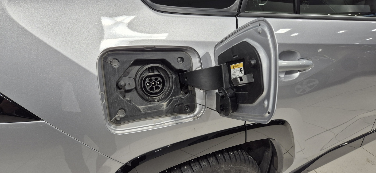 Toyota RAV4 Plug-in 2023