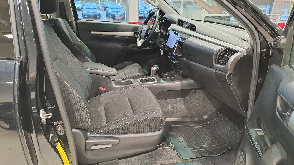 TOYOTA HILUX 2021
