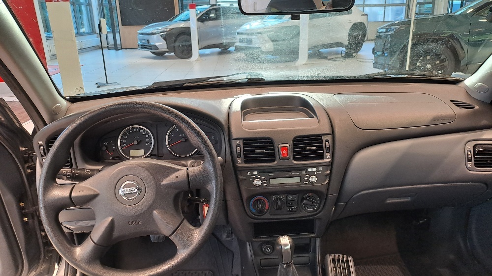 Nissan Almera 2006