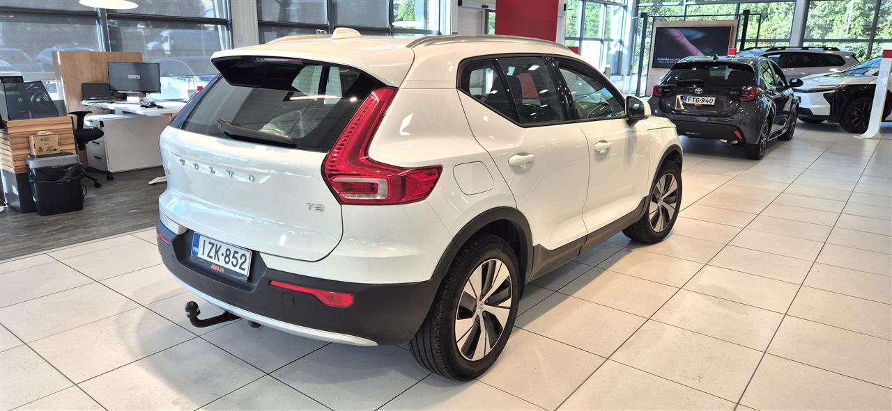 VOLVO XC40 2021