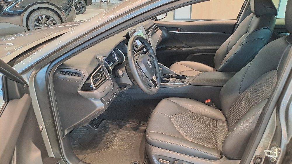 Toyota Camry 2023