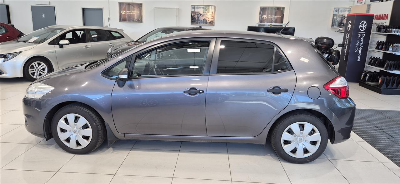 TOYOTA AURIS 2010
