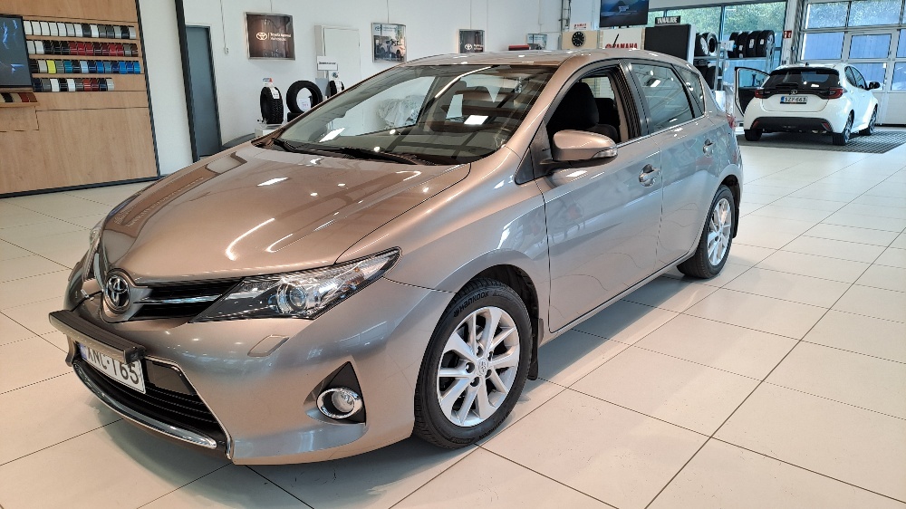 Toyota Auris 2013
