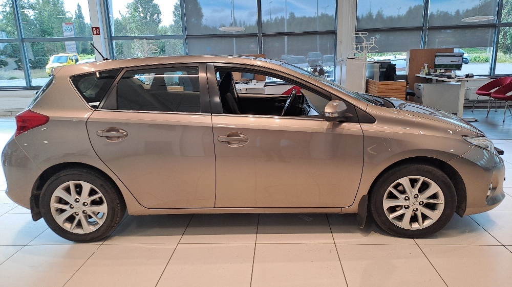 Toyota Auris 2013