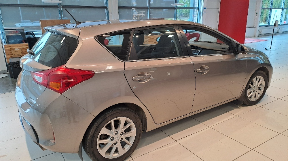 Toyota Auris 2013