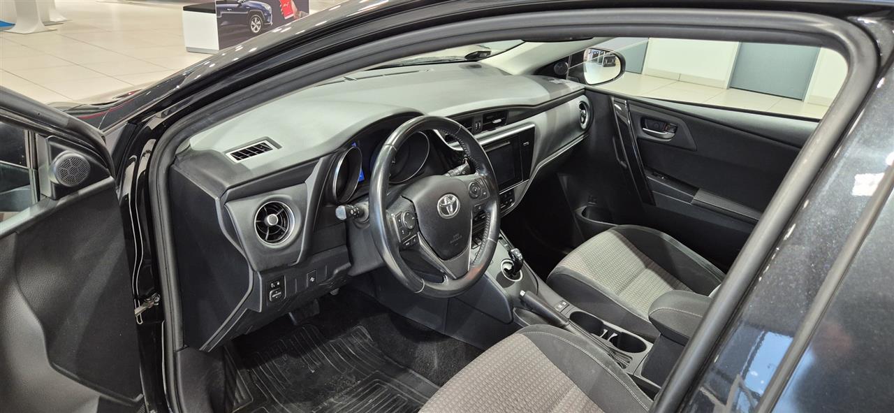 TOYOTA Auris 2017