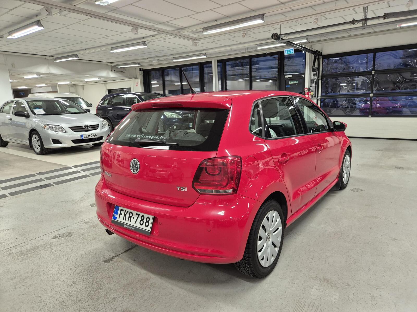 VOLKSWAGEN POLO 2012