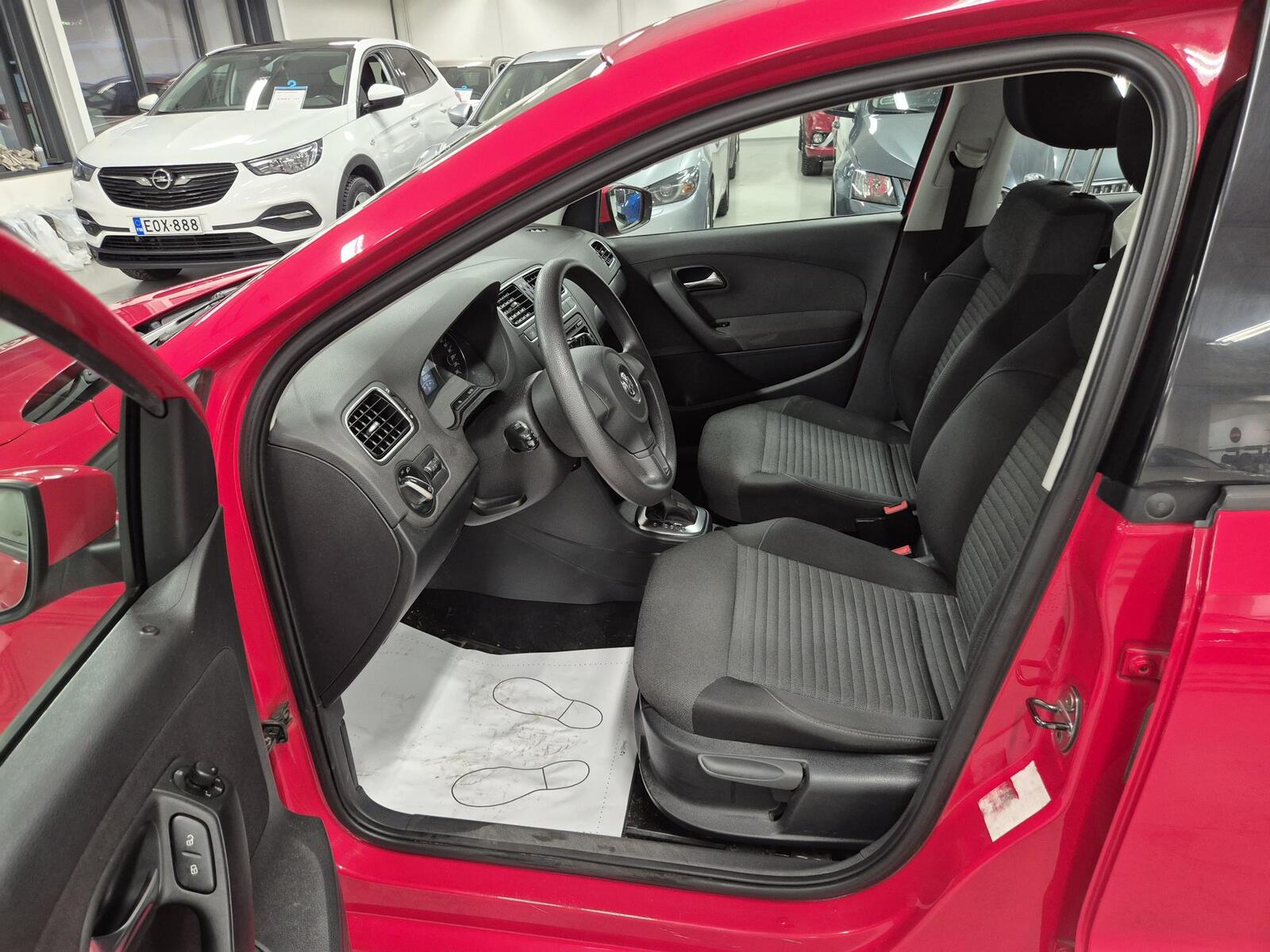 VOLKSWAGEN POLO 2012