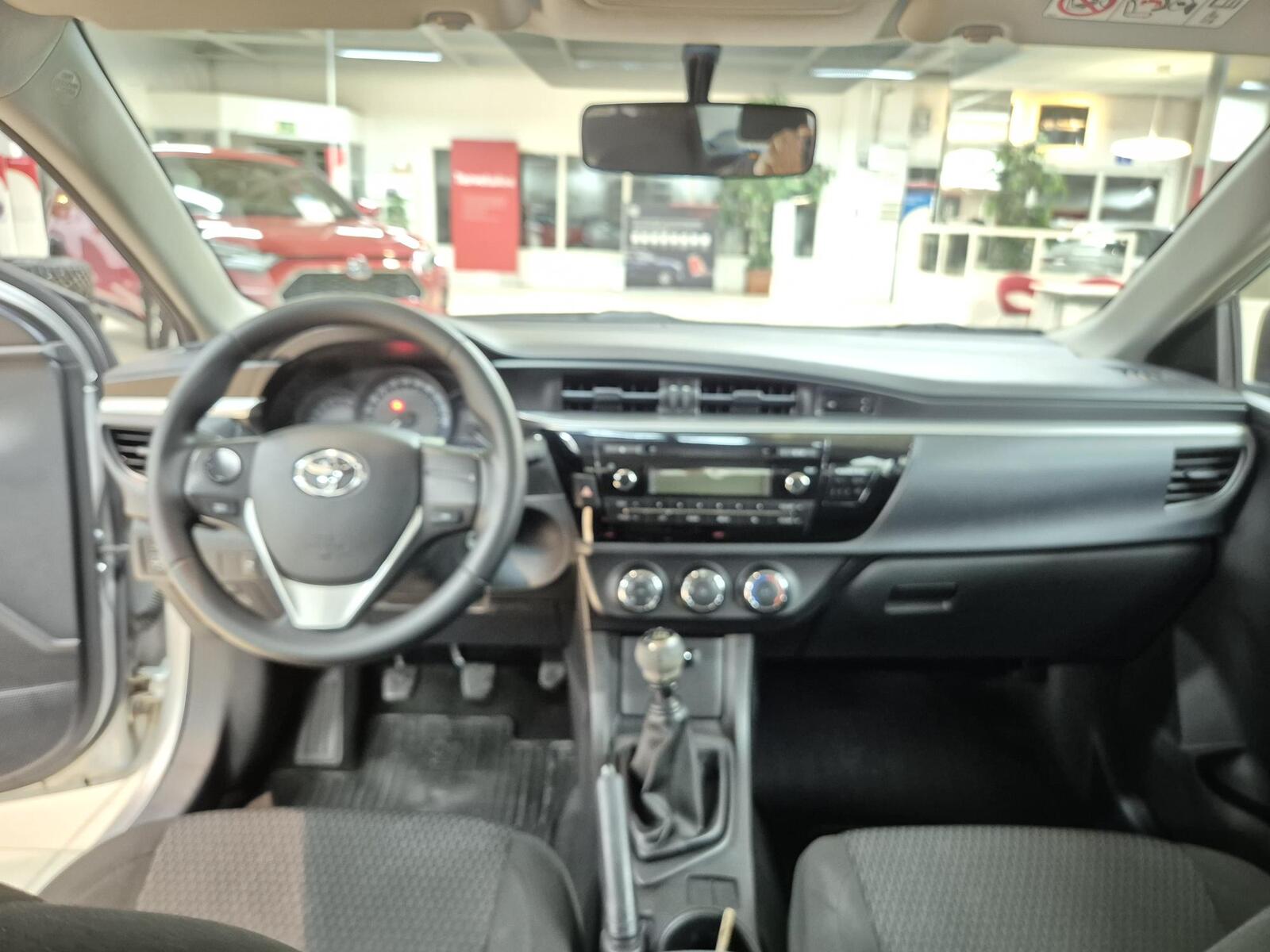 TOYOTA COROLLA 2016