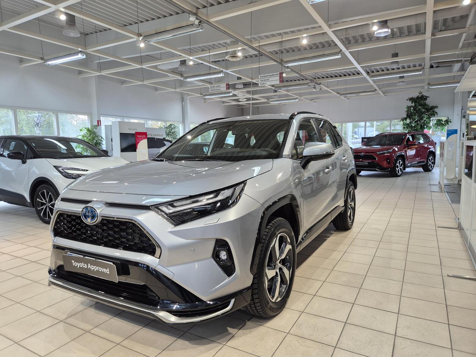 Toyota RAV4 Plug-in 2025